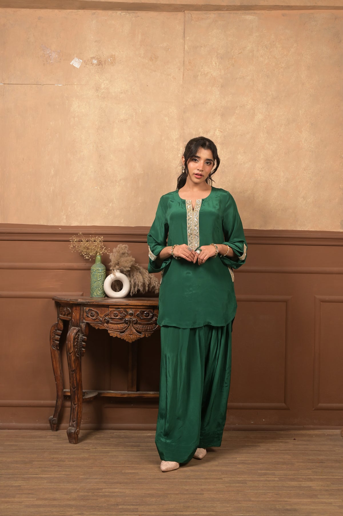 Roshhni Farshi Set – Emerald Green | Premium Viscose Crepe Ethnic Wear Set