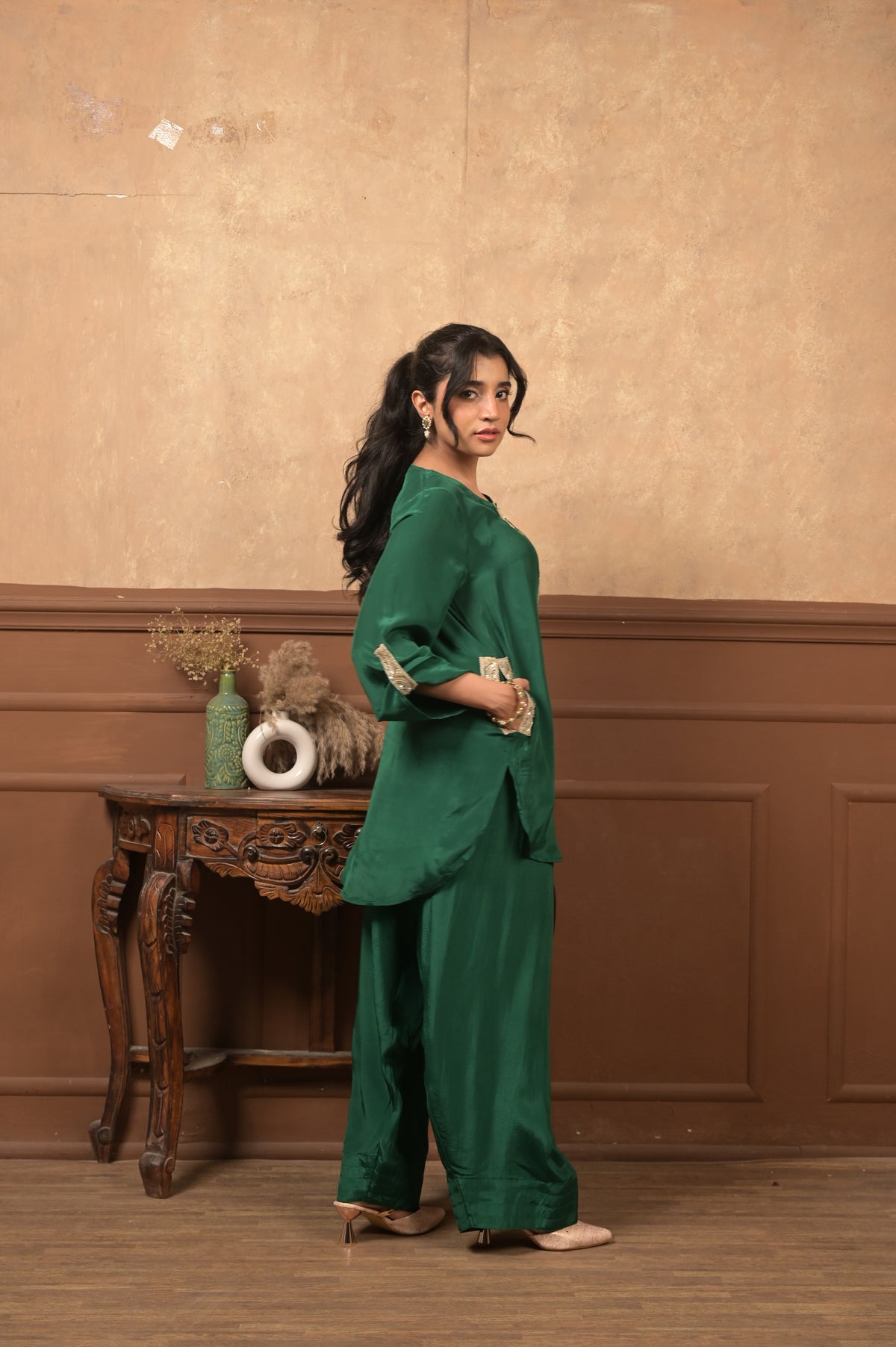 Roshhni Farshi Set – Emerald Green | Premium Viscose Crepe Ethnic Wear Set