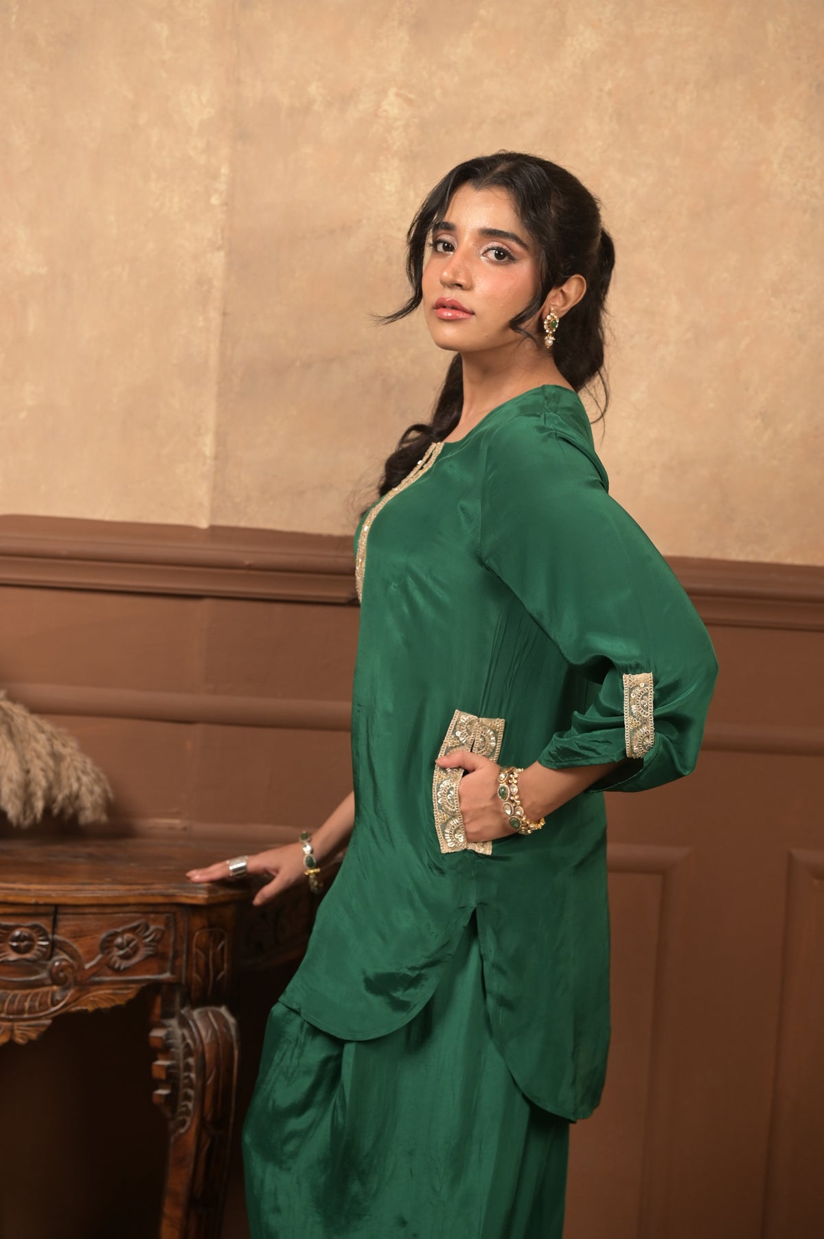 Roshhni Farshi Set – Emerald Green | Premium Viscose Crepe Ethnic Wear Set