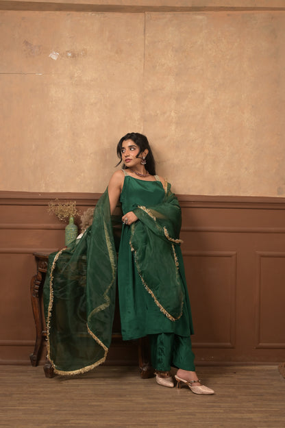 Kumkum 3-Piece Set – Emerald Green | Premium Viscose Crepe Suit with Lace Organza Dupatta